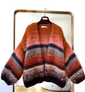 pull mohair beige camel roze