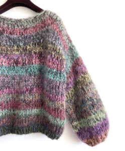 Bohemian style mohair sweater met gemêleerde strepen in grijs mint groen roze