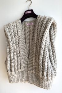 beige gilet alpaca mouwloos