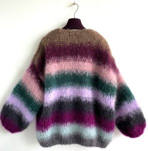 damesvest mohair gebreid met tie-dye strepen groen, grijs, roze en berry