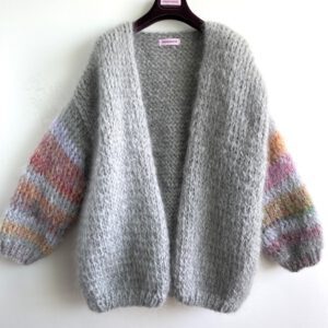 lang oversized damesvest mohair lichtgrijs