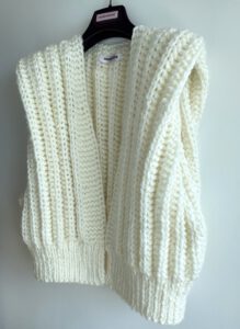 chunkyknit offwhite creme vest alpaca