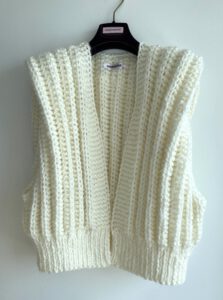 chunkyknit wit creme vest alpaca