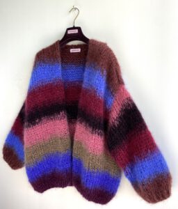 grof gebreid mohair damesvest gestreept blauw roze burgundy