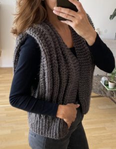 chunkyknit mouwloos vest bruin alpaca