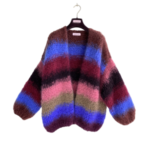 tie-dye gebreid mohairvest lang met roze blauw en burgundy