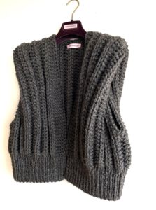 chunky boho gilet gebreid alpaca grijs