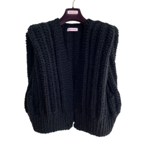 zwart alpaca cardigan mouwloos