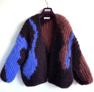 camo print mohair cardigan aubergine blauw burgundy