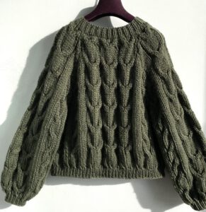 oversized cropped cardigan in groen khaki alpaca