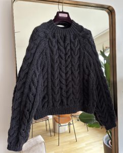 gebreide kabeltrui chunky grijs alpaca