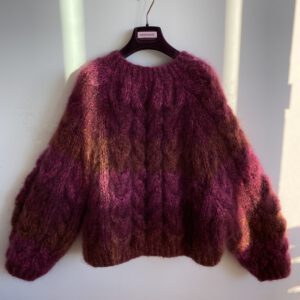 mohair sweater in burgundy en magenta