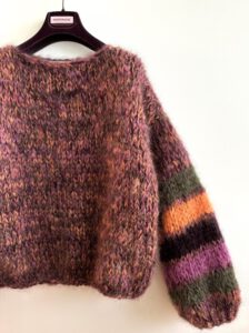 chunkyknit gemêleerde sweater van mohair met strepen op de mouw