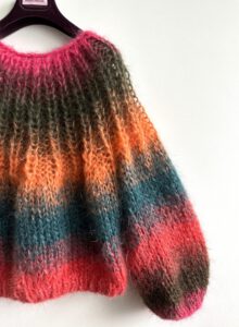 Gebreide mohair sweater in oranje roze groen