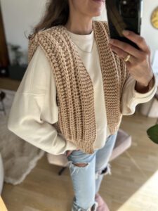 Vegan knitwear camel