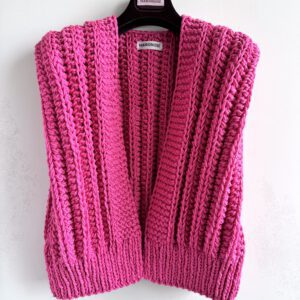vegan knitwear gebreide bodywarmer in bubblegum pink roze