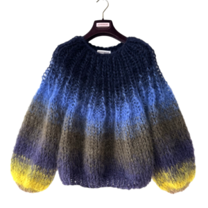 Gebreide mohair sweater in blauw groen paars en geel