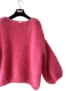 chunkyknit sweater van mohair in barbie roze kleur
