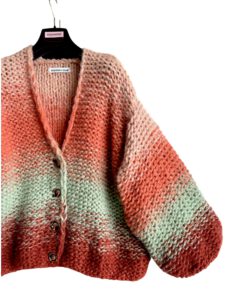 Ombre gebreid vest met knopen in roest mint oranje en lichtroze