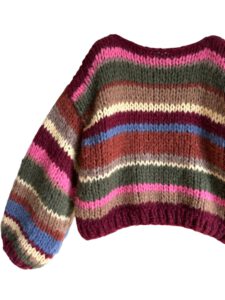 chunky gebreide sweater in burgundy met ballonmouwen
