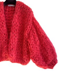 Grof gebreid framboos rood vest kort model mohair