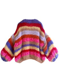 oversized gebreid vest met strepen in lila roze geel rood en paars
