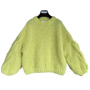Oversized mohair sweater met kabels in geel