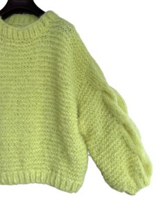 gele mohair sweater kabel mouwen