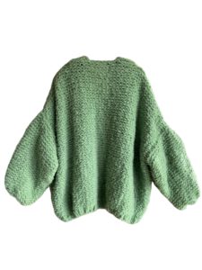 Hand gebreide cardigan in matcha kleur