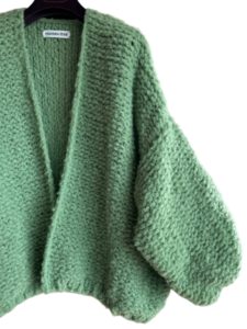matcha groene cardigan zachte merino superfine lang Yarns