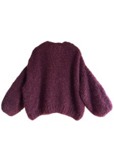 Dit prachtige burgundy mohair vest is een must-have voor elk seizoen