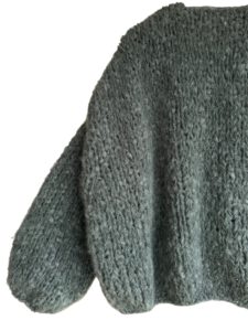 Hand gebreid damesvest in mosgroen Maison Osé