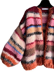 Hand gebreid oversized damesvest gestreept oranje roze bruin bordeaux blauw