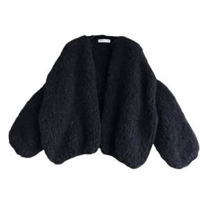 zwart mohair en zijde vest hand gebreid met een oversized fit