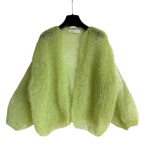 Hand gebreid lichtgewicht damesvest Lente in mohair 