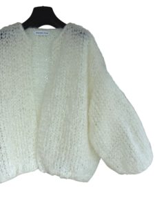 Hand gebreid oversized damesvest in offwhite mohair Celeste