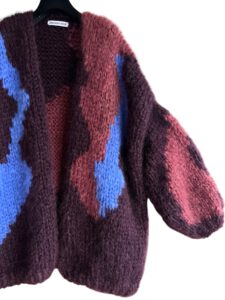 Mohair cardigan Marley in aubergine met camo-style patroon in blauw en burgundy